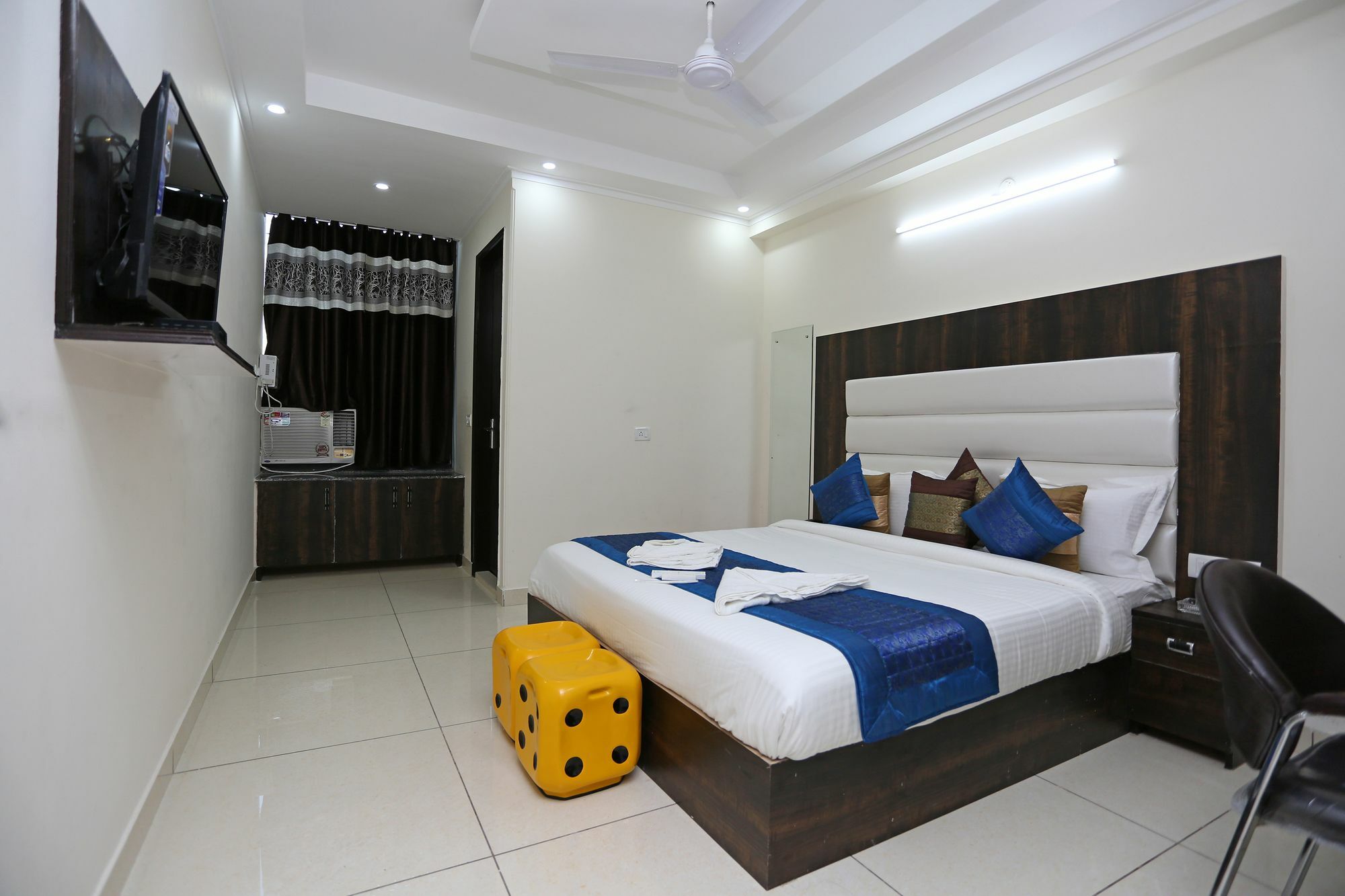 Hotel Aero Stay New Delhi Bagian luar foto